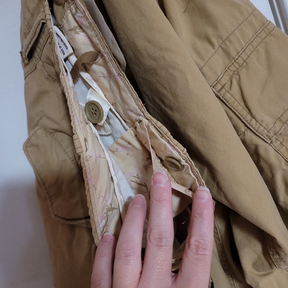NWT. Y2K Abercrombie Khaki Cargo Pants - Picture 2 of 10